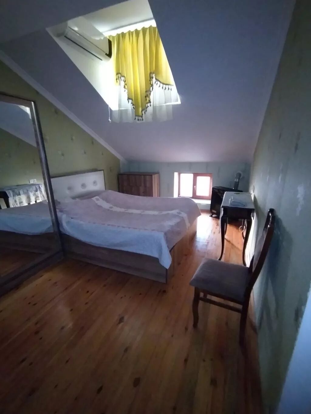 Satılır 1 otaqlı yeni tikili Yeni Günəşli. Massiv d. Mansard 11/11.daş