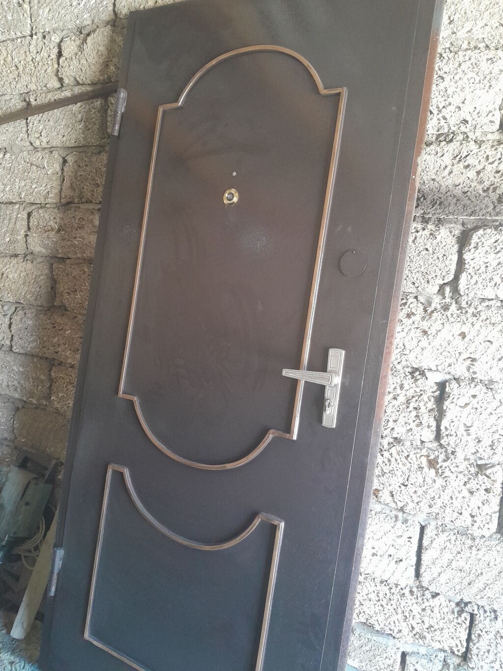 Metalkonstruksiya giriş qapısı - Material: qalın metaldan