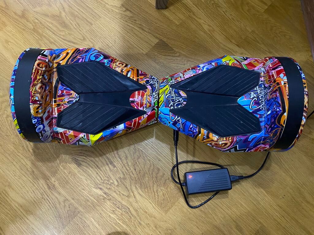 Sagwey 8 düym yeni kimi az išlenib. Bluetooth var Avtobalans. Çeki