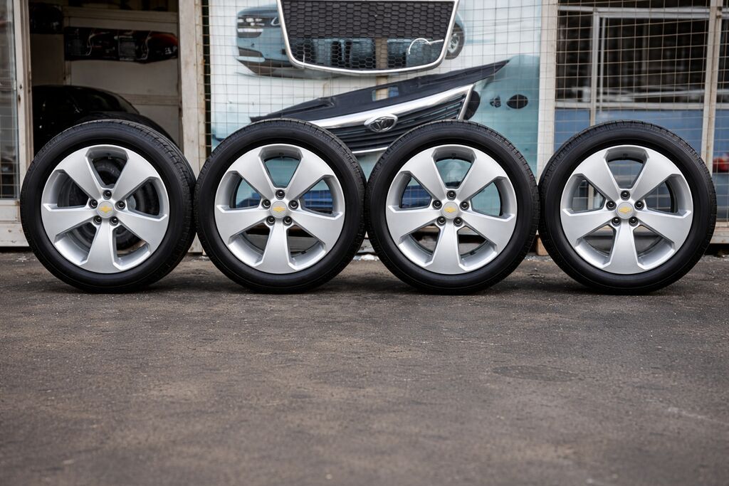 Chevrolet Cruze Chevrolet Trax Avtomobilleri ucun ustden cixma diskler