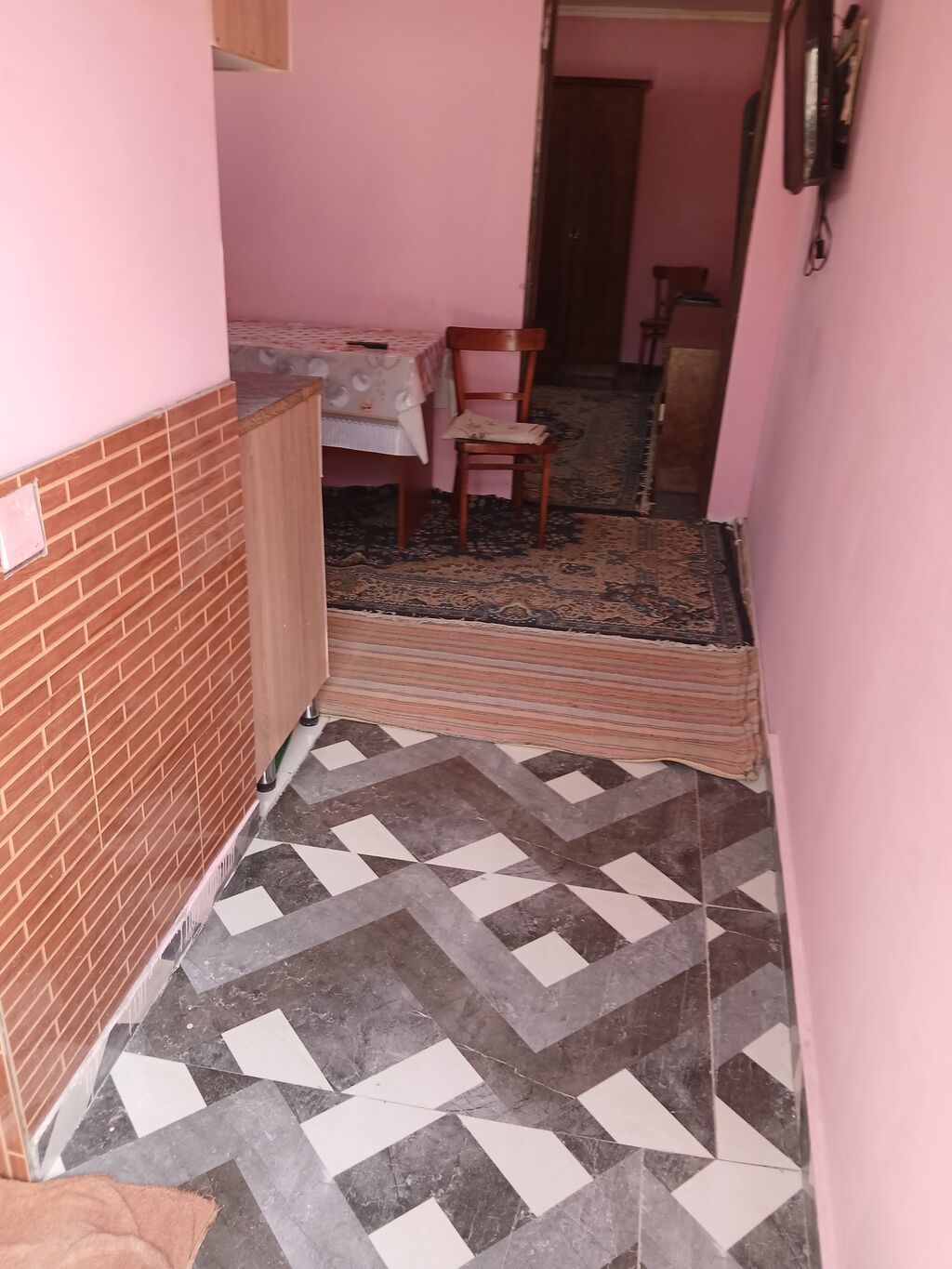 Kiraye verilir 1 otaqlı həyət evi – mətbəx-studio planı - Giriş - şəkil 2