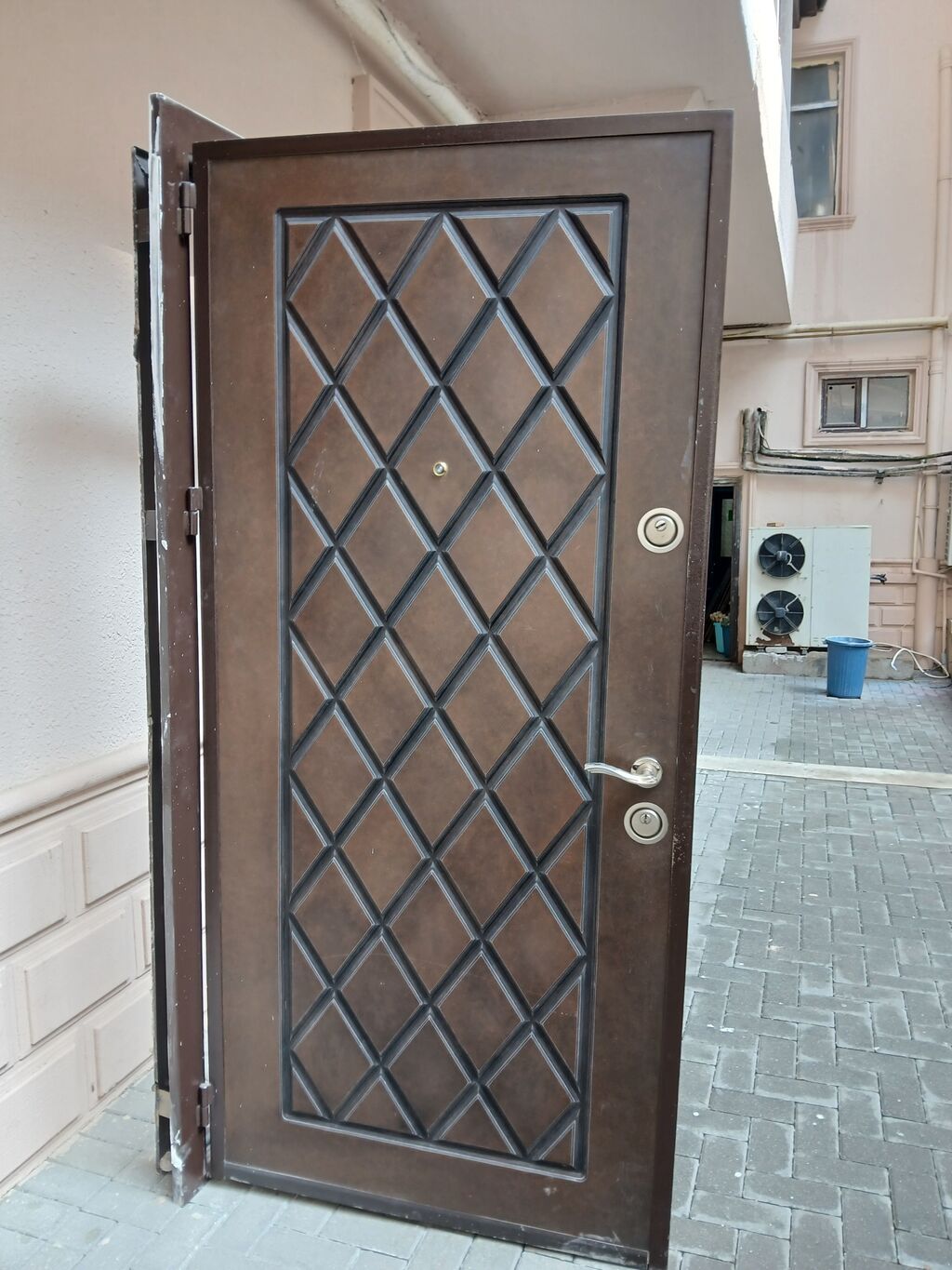 Dəmir giriş qapısı - Material: möhkəm polad konstruksiya, metal