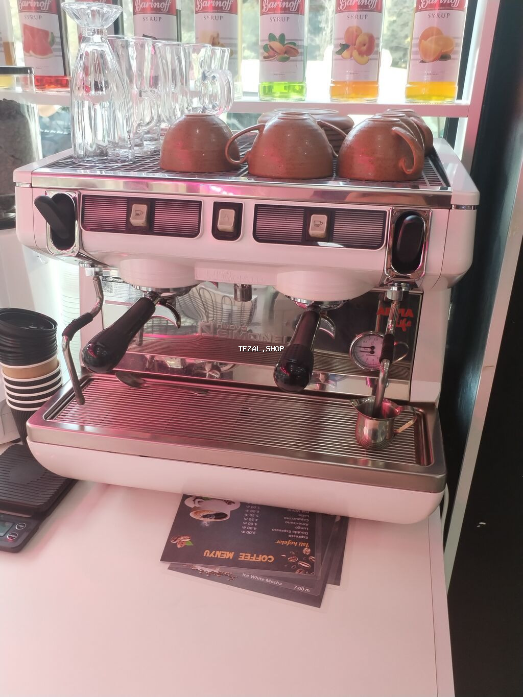 Real alıcıya endirim olacaq.İki qollu peşəkar espresso aparatıdır