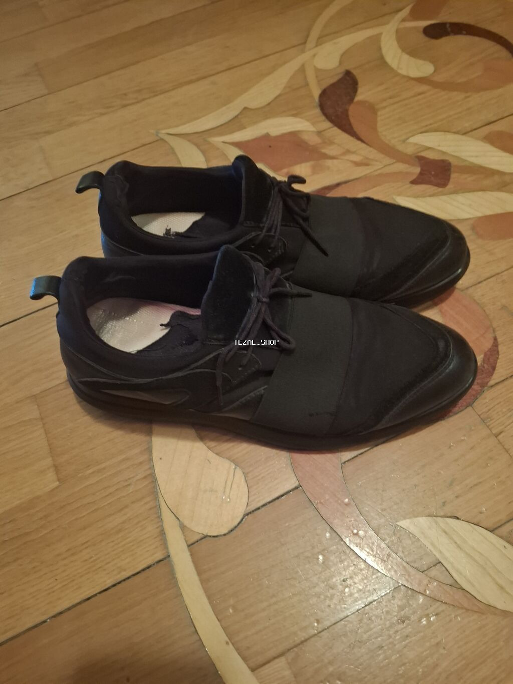 180 manata alinib.Qara rəngli kişilər üçün idman ayaqqabısı - Üst