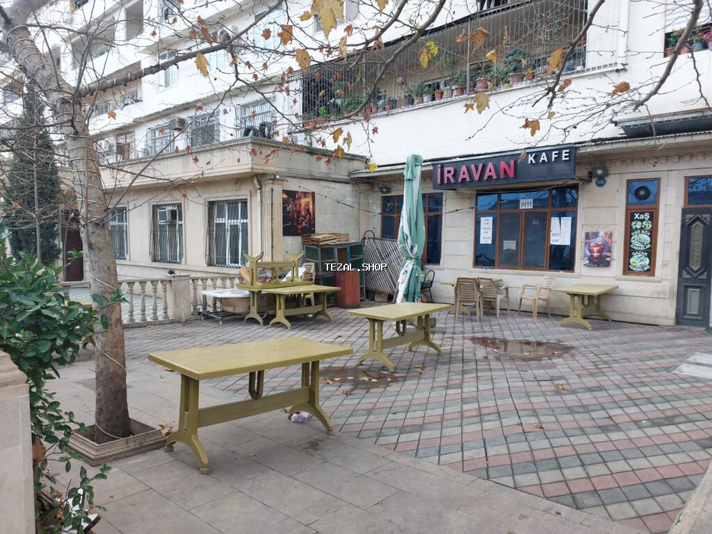 Salam kafe Razinde yerlesir aylıq icarəsi 800 AZN 170 kv dir terasi da