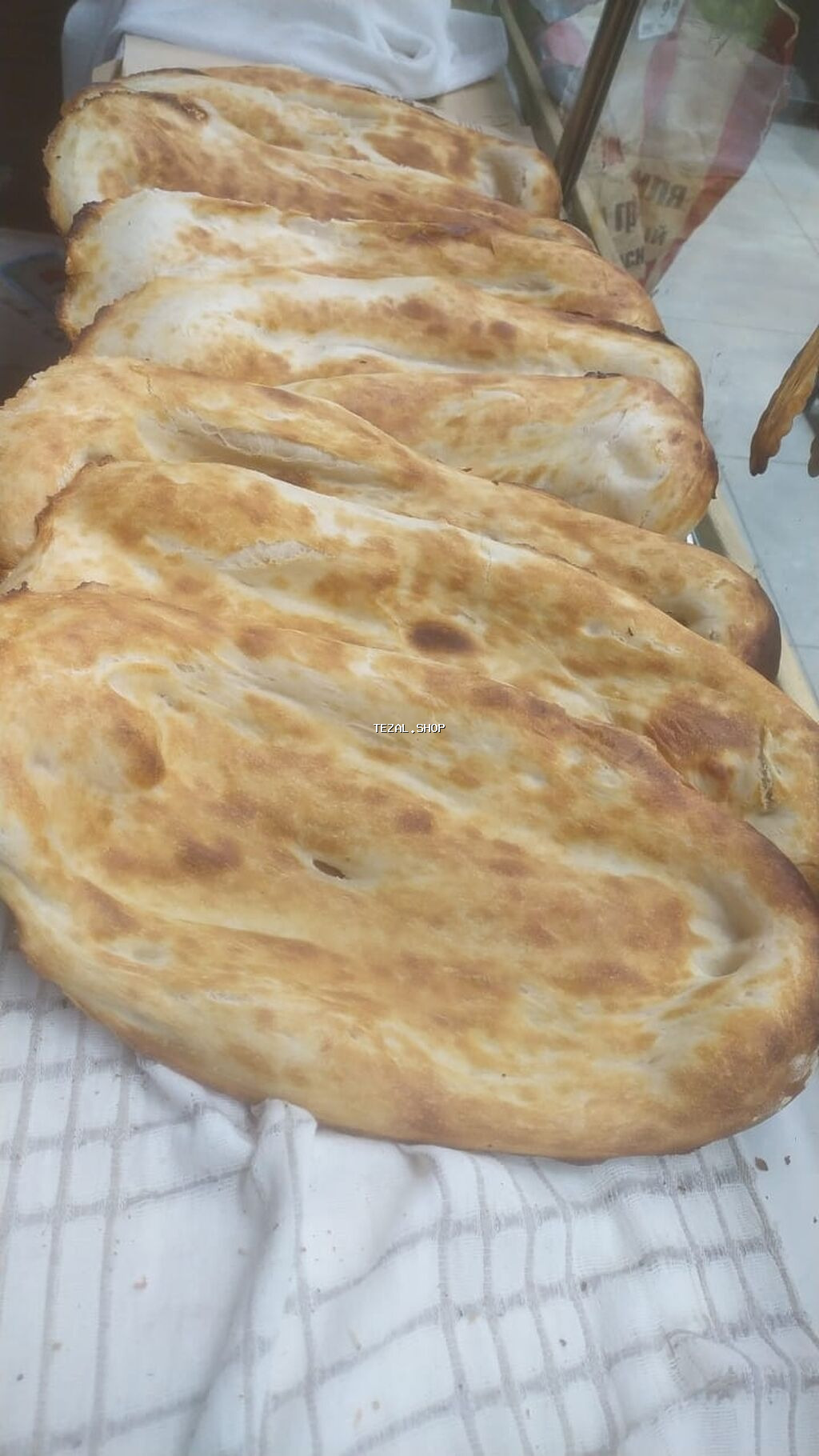 Tendir çöreği bişiren xanım teleb olunur. Çöreq bişirmegi bilmeyen