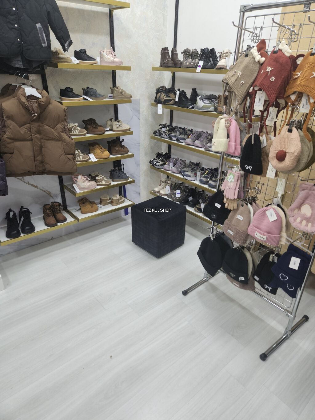 Uşaq geyim və aksessuarları mağazası üçün hazır satış köşəsi və - şəkil 3