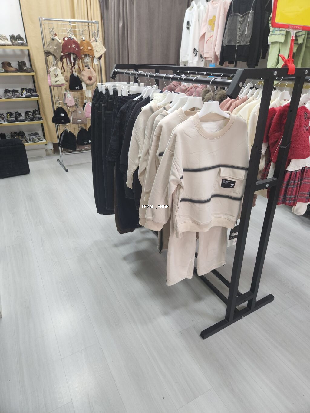 Uşaq geyim və aksessuarları mağazası üçün hazır satış köşəsi və - şəkil 4