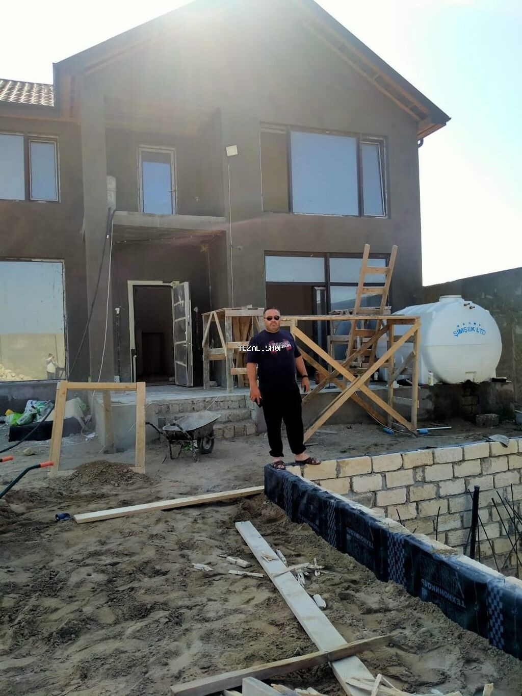 Herkese salam biz şirket deyilik birqadayq .evlerin ve hovuzlarin - şəkil 2