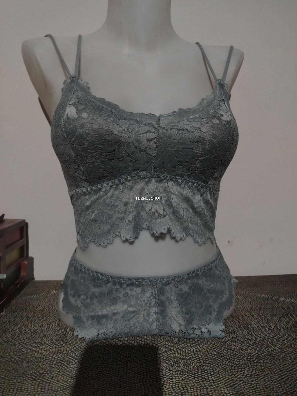 Qadın üçün incə krujeva alt geyimi - Modellər: krujevalı bralet və