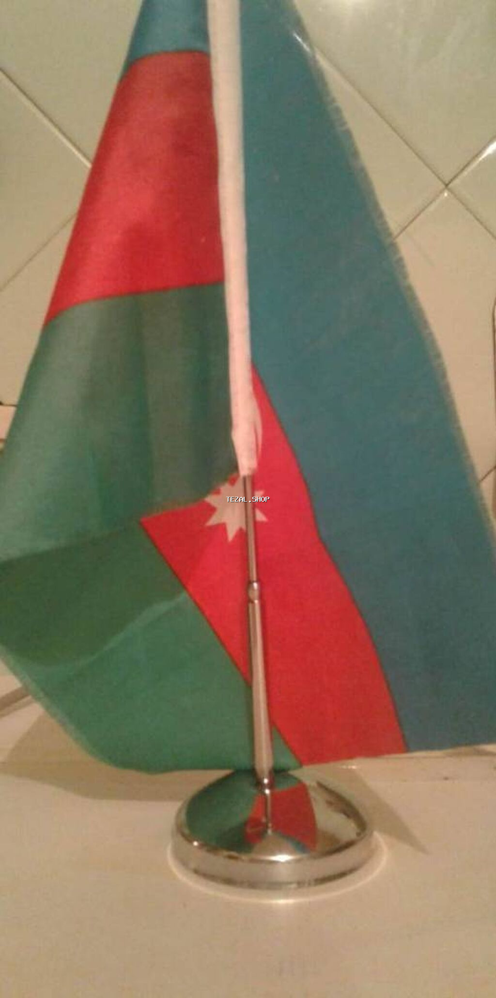 Azərbaycan bayraqlar satılır. Uzunluğu 100 sm, eni 70 sm. Qiyməti 40 - şəkil 3