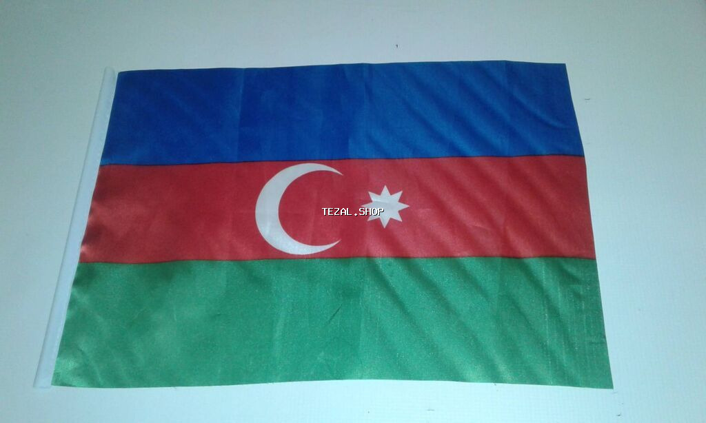 Azərbaycan bayraqlar satılır. Uzunluğu 100 sm, eni 70 sm. Qiyməti 40 - şəkil 4