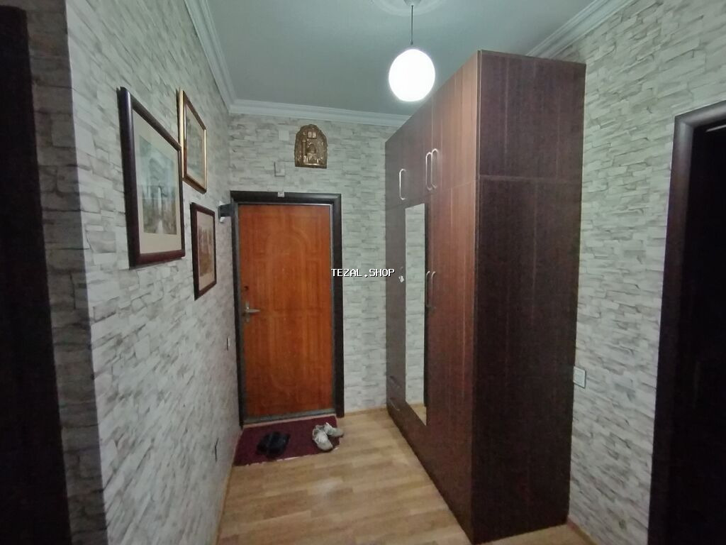 Əhmədli Bakı kinoteatrı yaxınlığında 9/3, orta bulok 3 otaqlı tam