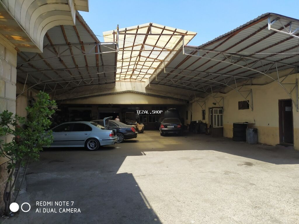 Nizami rayonu Mikayıl Əliyev küçəsi 22-de yerləşən "Xanlar"