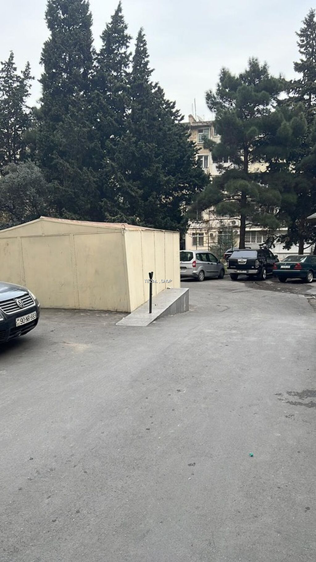 Qaraj satılır - Ölçü:20m2 Müəyyən sənədlər mövcüddur . Sərəncam və