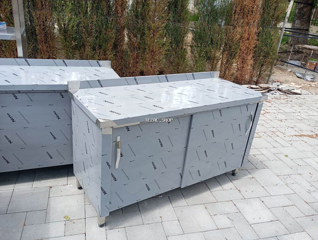 Paslanmayan metaldan hazırlanmış müxtəlif ölçülü mebel dəsti. Dəstə