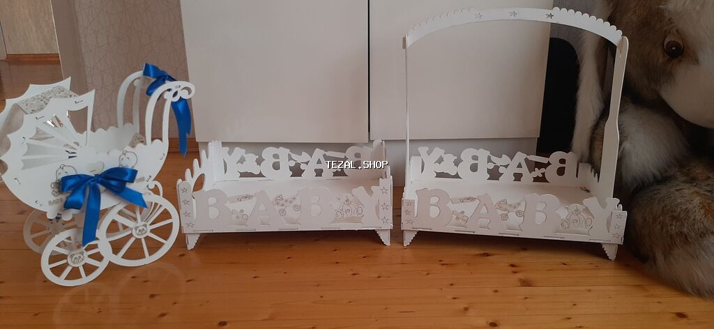 Bəyaz rəngdə dekorativ uşaq temalı set: - “BABY” yazılı iki ədəd dekor