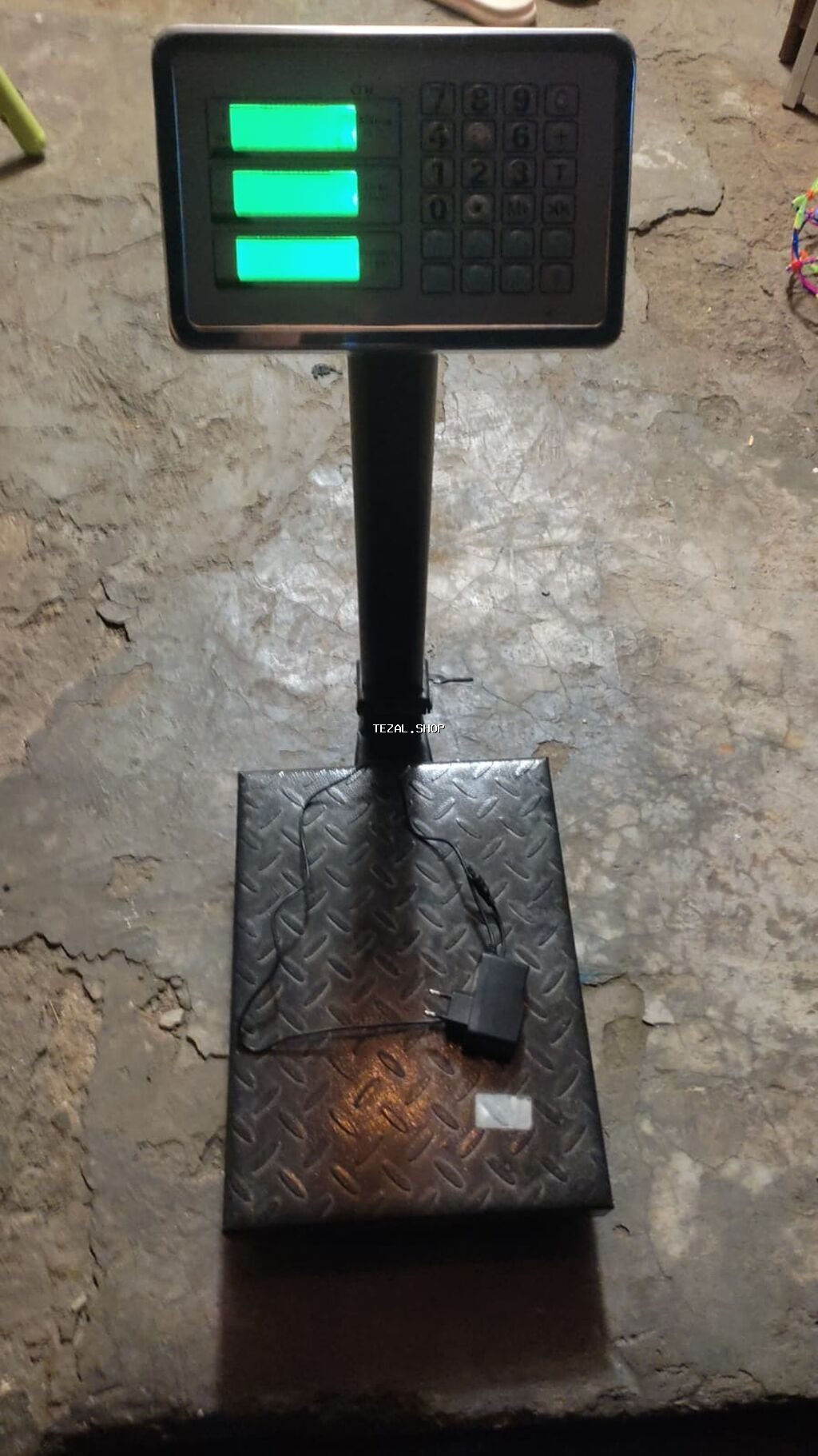 100kq terezi 1ay işlənib təzə kimidir.70man Zaryadka saxlayir