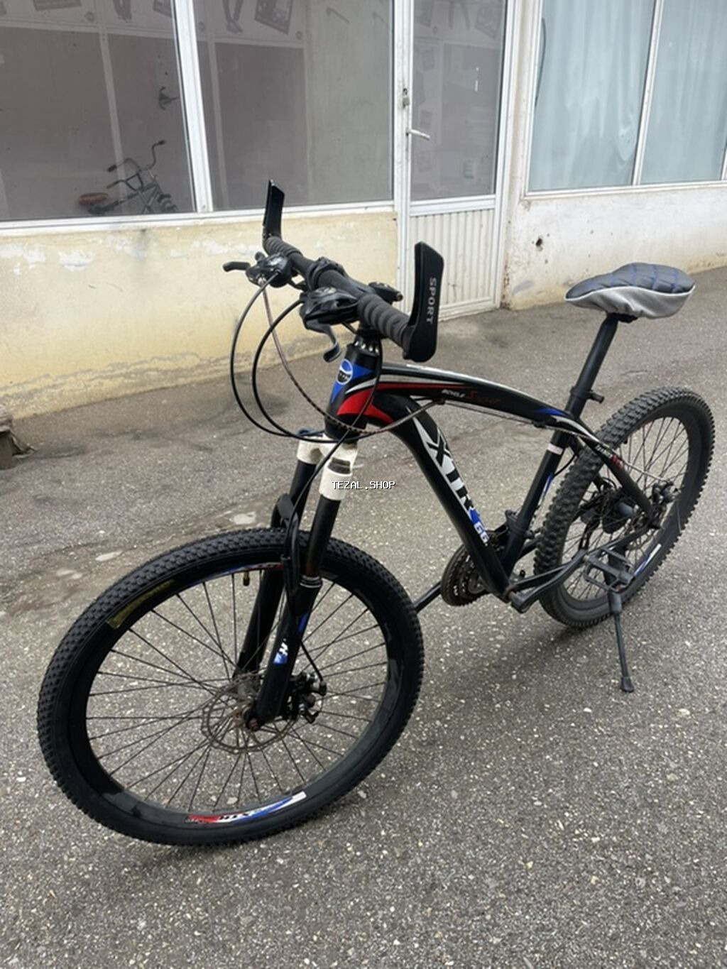 Velosiped 26-lıq. Çox az işlənib, heç bir problemi yoxdur. Təkər