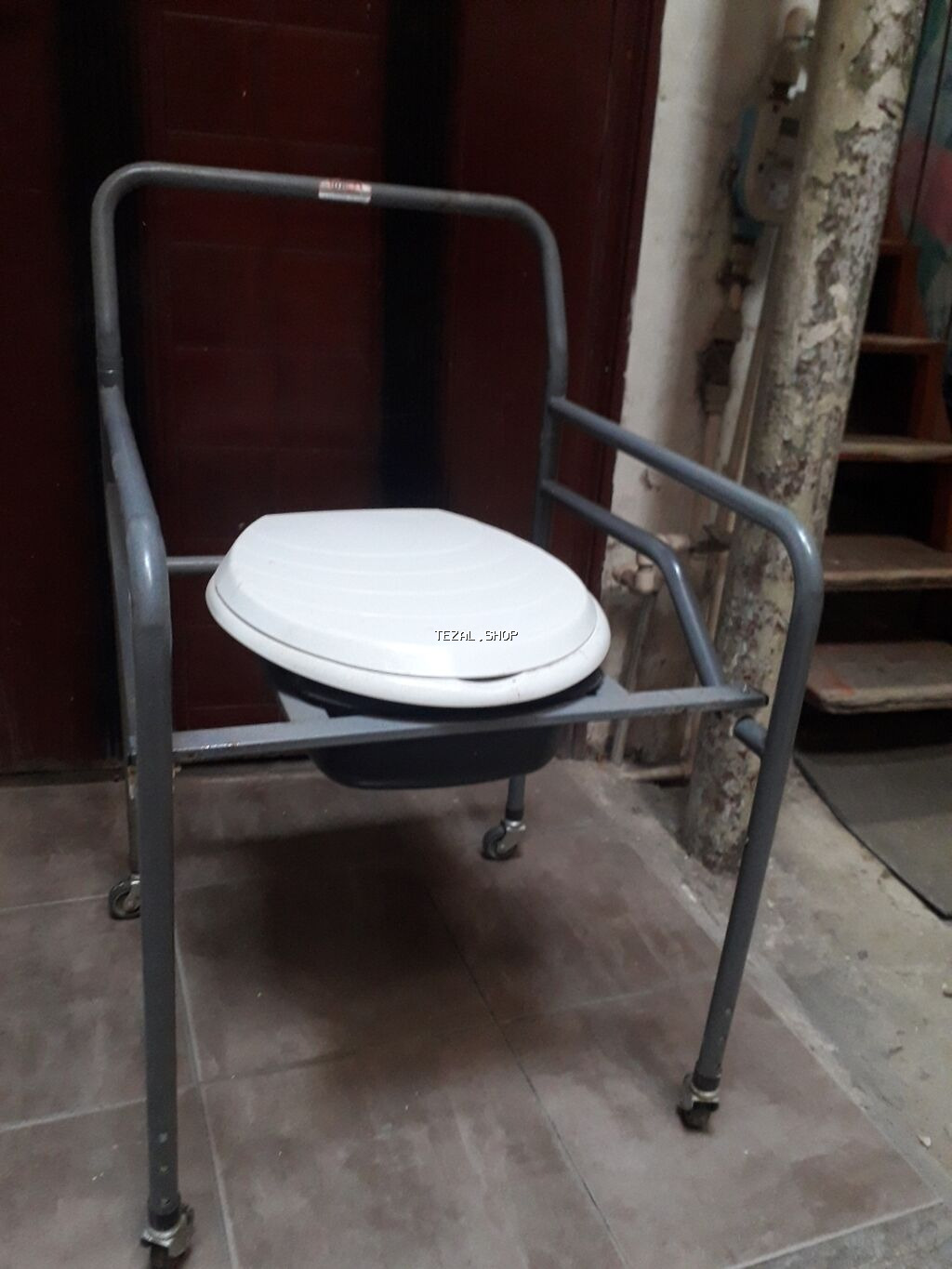 Portativ tualet kreslosu (kommod) - Metal karkaslı, möhkəm - şəkil 3