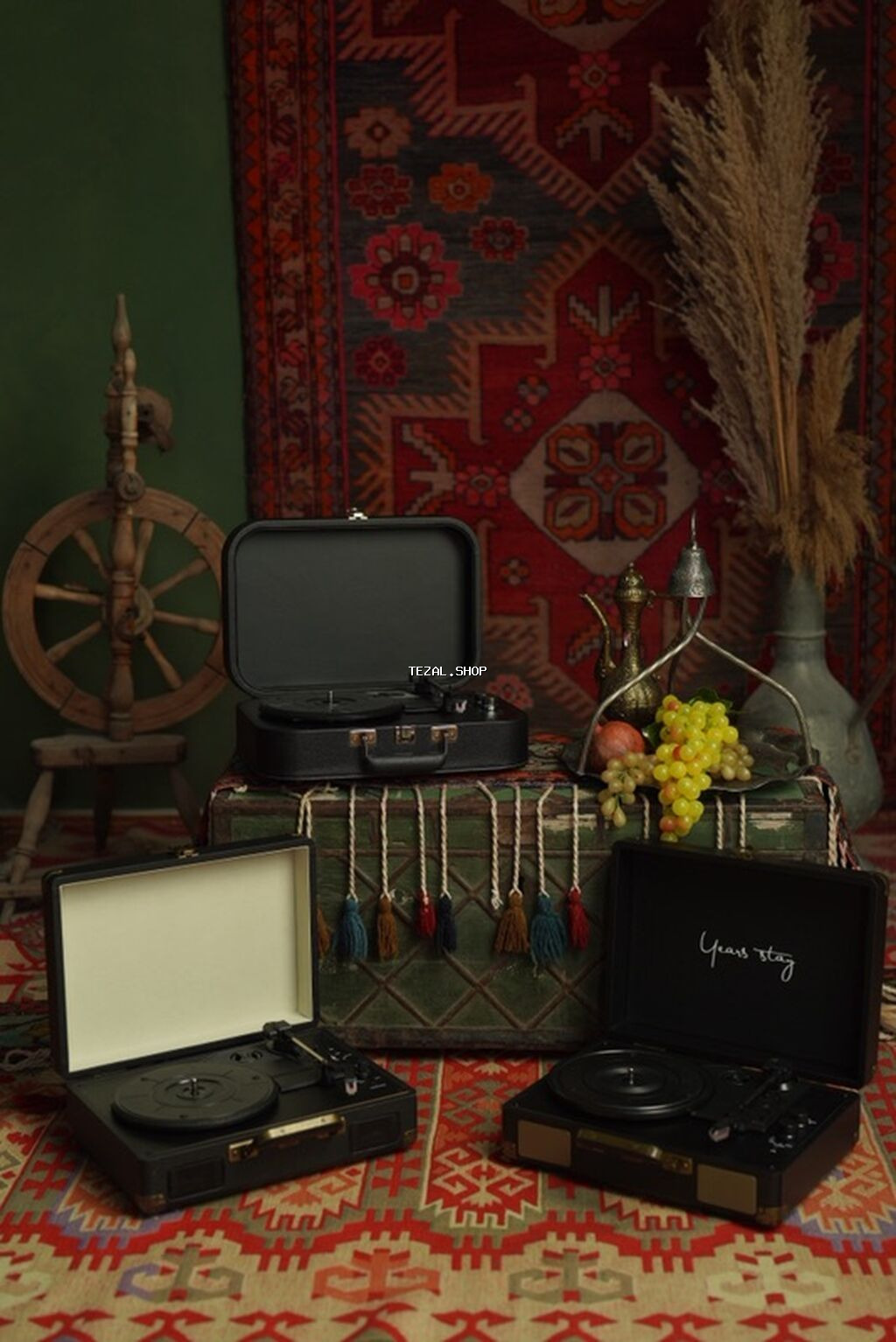 Vinil pikap – çamadan tipli portativ model - Retro çamadan dizaynı