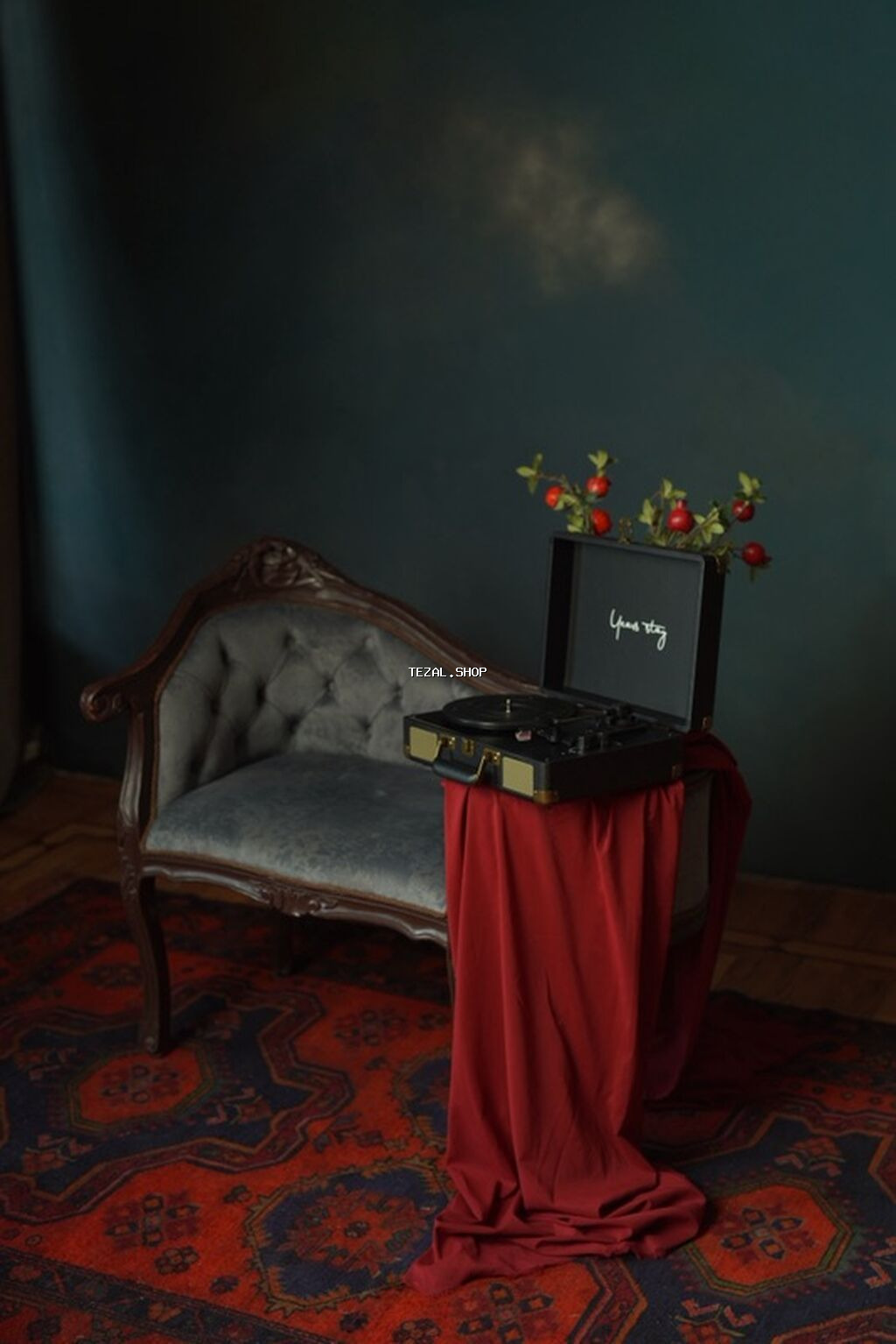 Kompakt kökçə formalı vinil pleyerlər – retro dizaynlı, portativ və