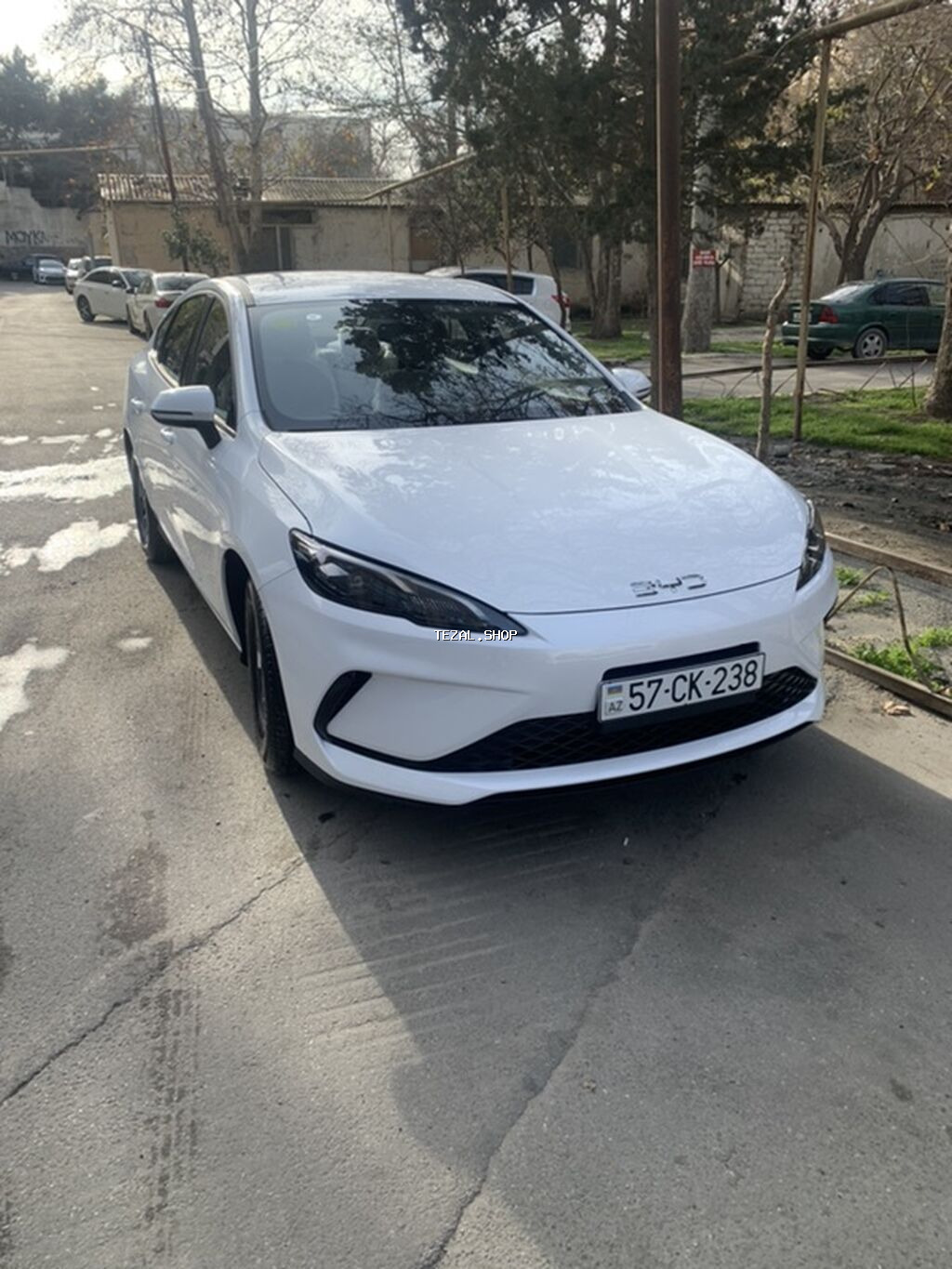 BYD sedan – ağ rəng 0 km gunu 40 manat 200 manat depozit buraxilisi