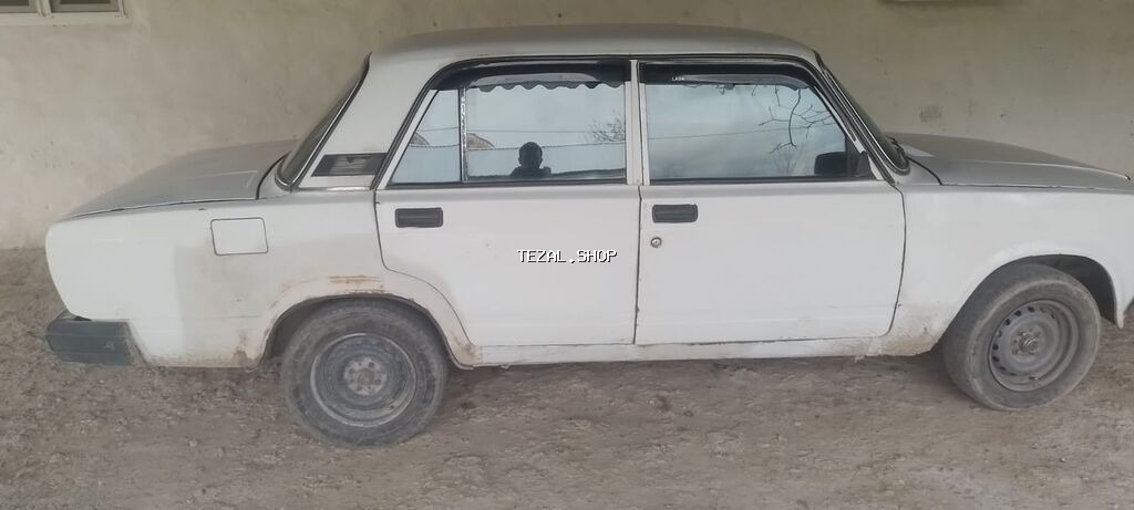 VAZ 2107 sedan - Kuzov: klassik 4 qapılı sedan, ağ rəng - Mühərrik - şəkil 5