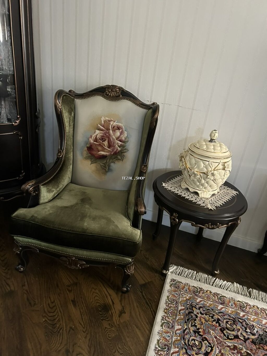 Yeni, Masa və oturacaqlar, İtaliya - şəkil 3