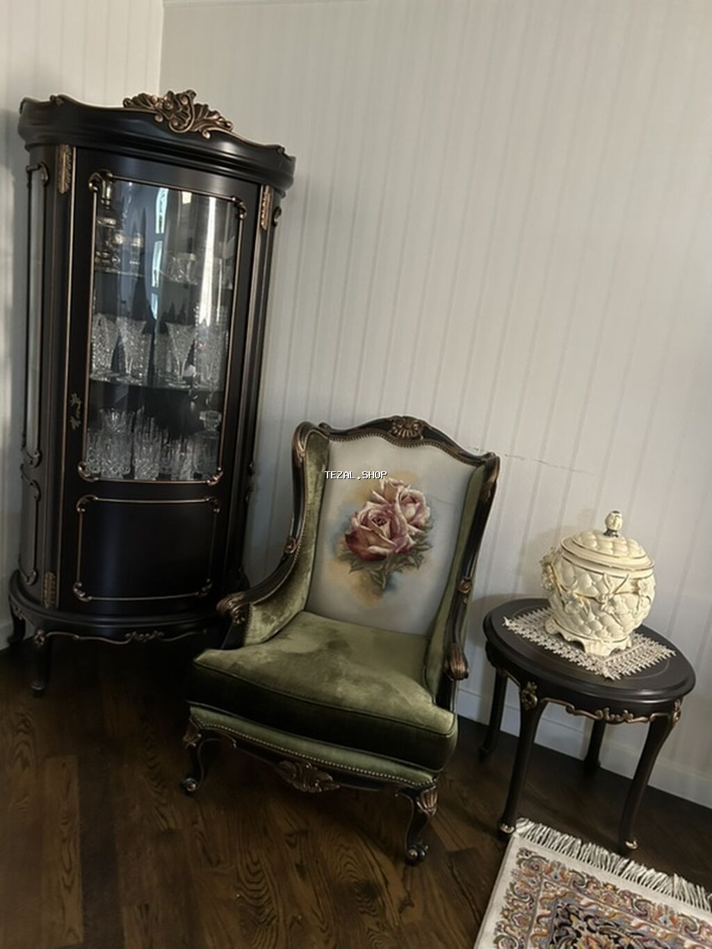 Yeni, Masa və oturacaqlar, İtaliya - şəkil 4