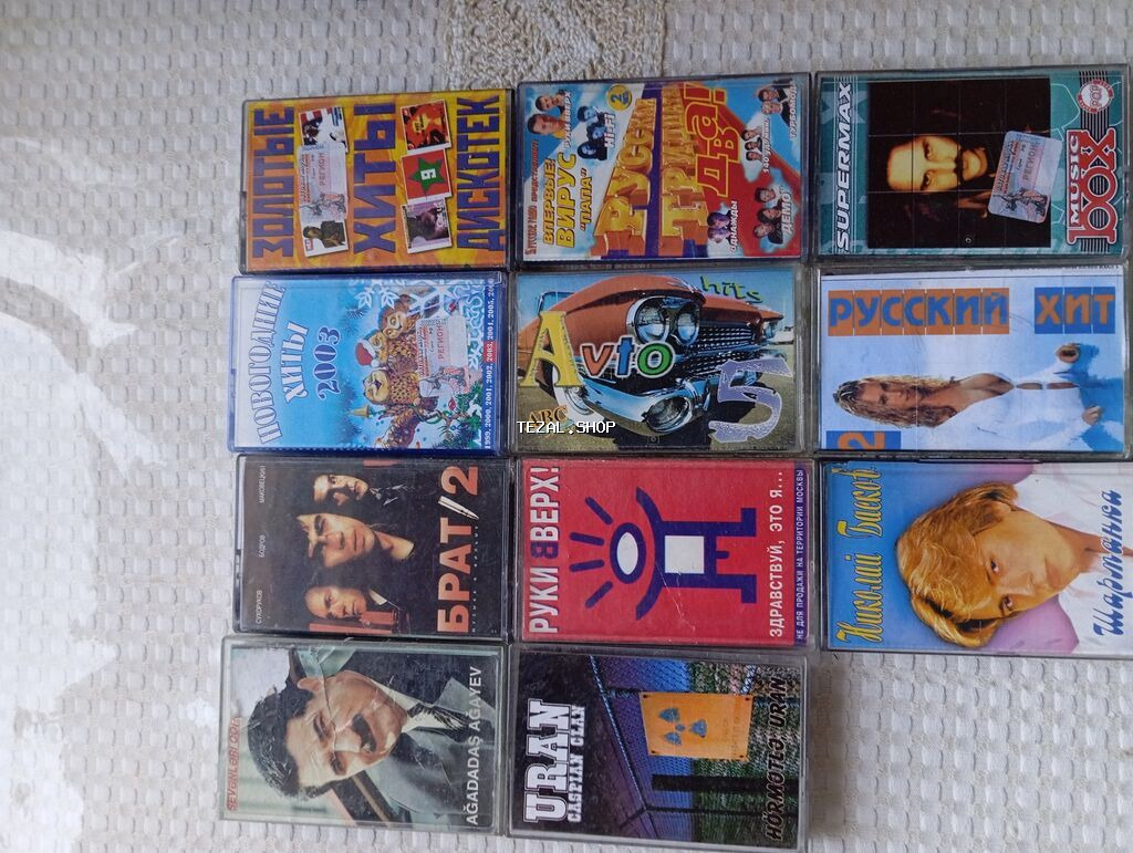 Məhsul: Audio kaset kolleksiyası (10+ ədəd) Təsvir: - Müxtəlif illərə
