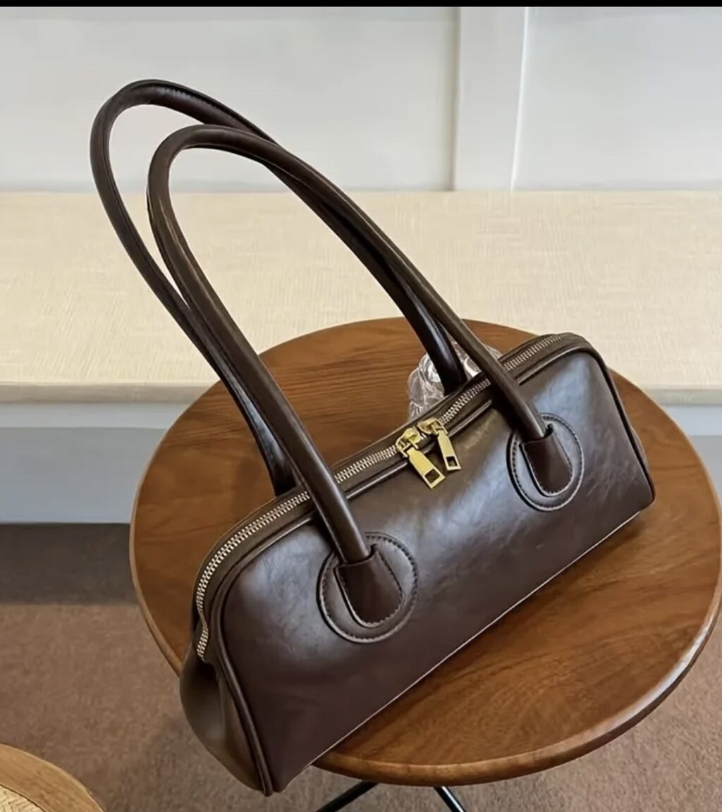 Qadın çantası – uzun formalı, şokolad-qəhvəyi rəngdə real alıcıya