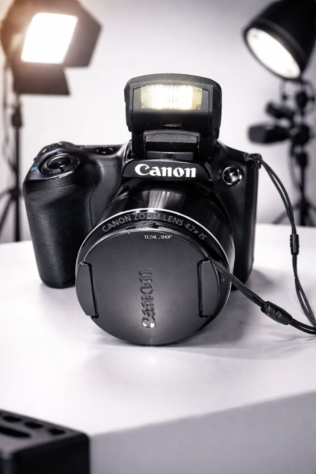 Bu şəkildə gördüyün məhsul Canon kompakt superzoom fotoaparatıdır