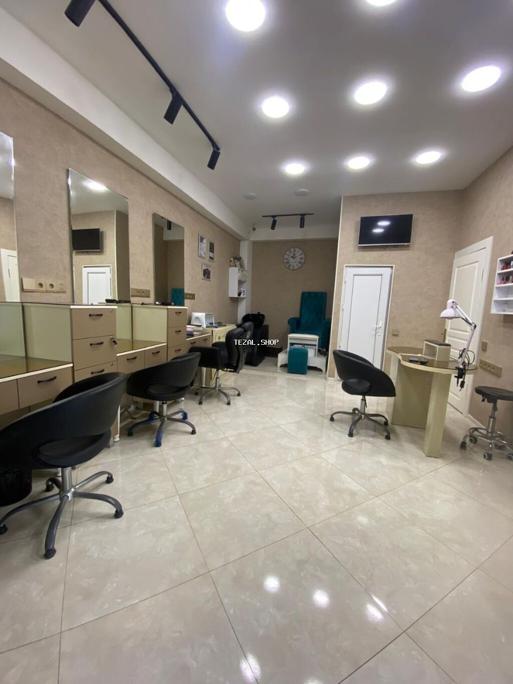 Gözəllik salonu üçün tam təchizatlı işlək məkan - İşıqlı, səliqəli