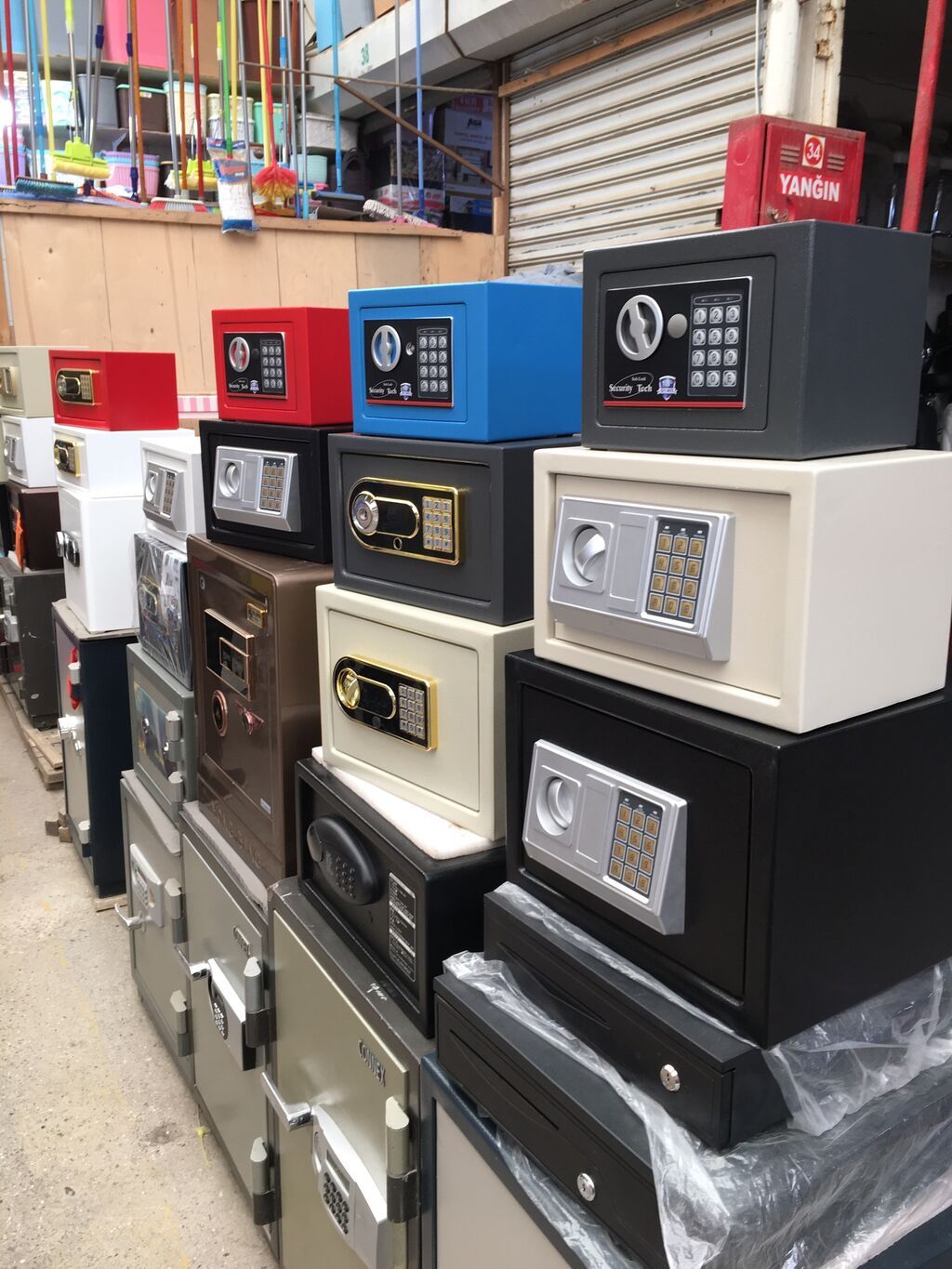 Yüksək keyfiyyətli seyflərin satışı buyurun arayin 055 638 37 97 Murad