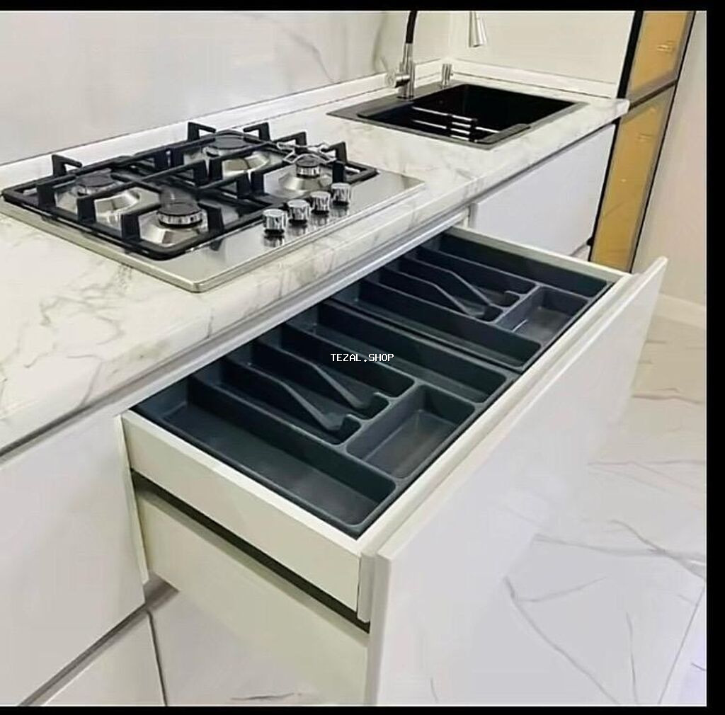 Sifarişlə mətbəx dəsti, Özü çəkən petlələr, Parlaq laminat, Kredit yoxdur