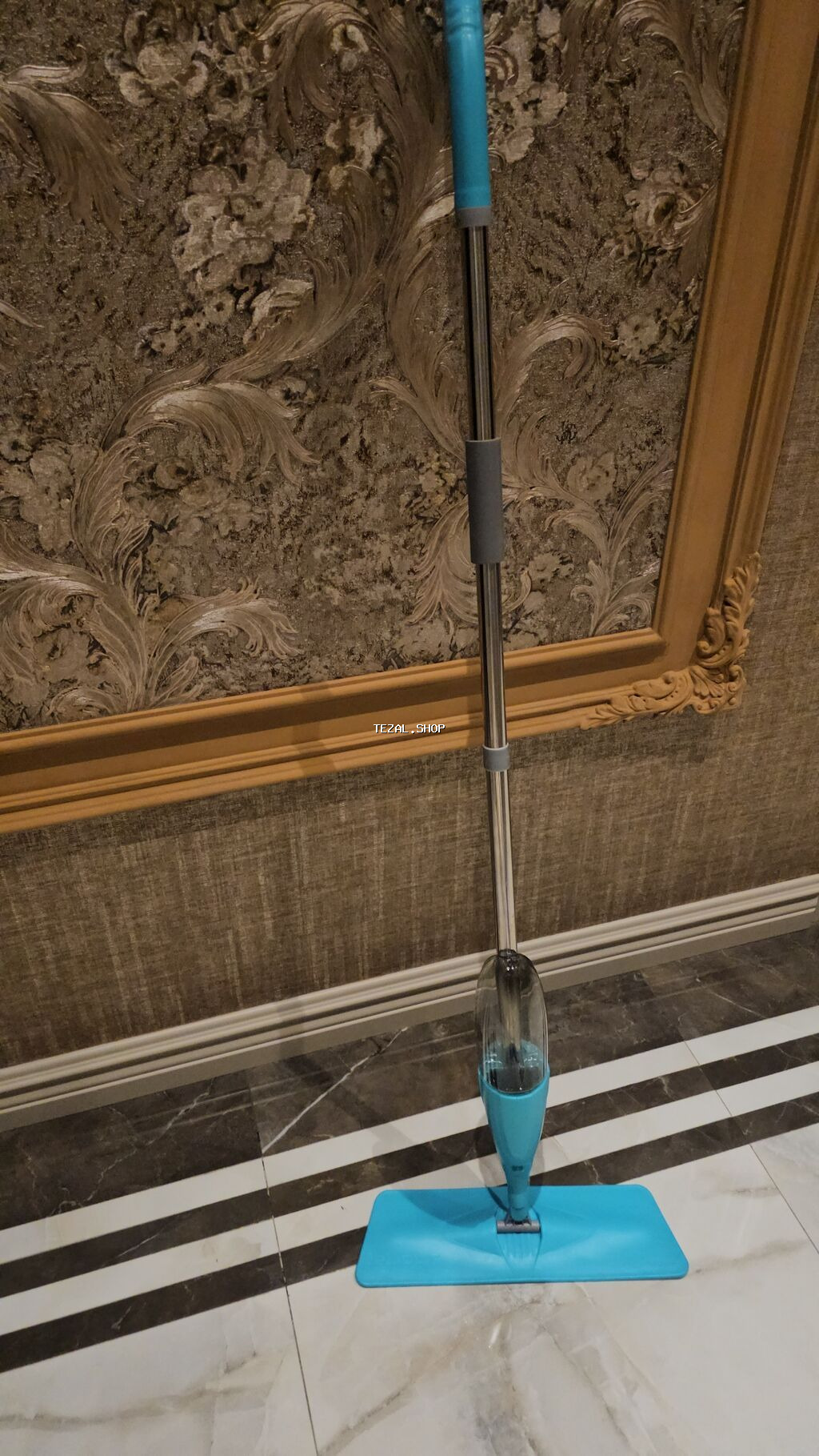 Spreyli mop – su çəni olan, tutacaqlı təmizlik aləti,demek olar