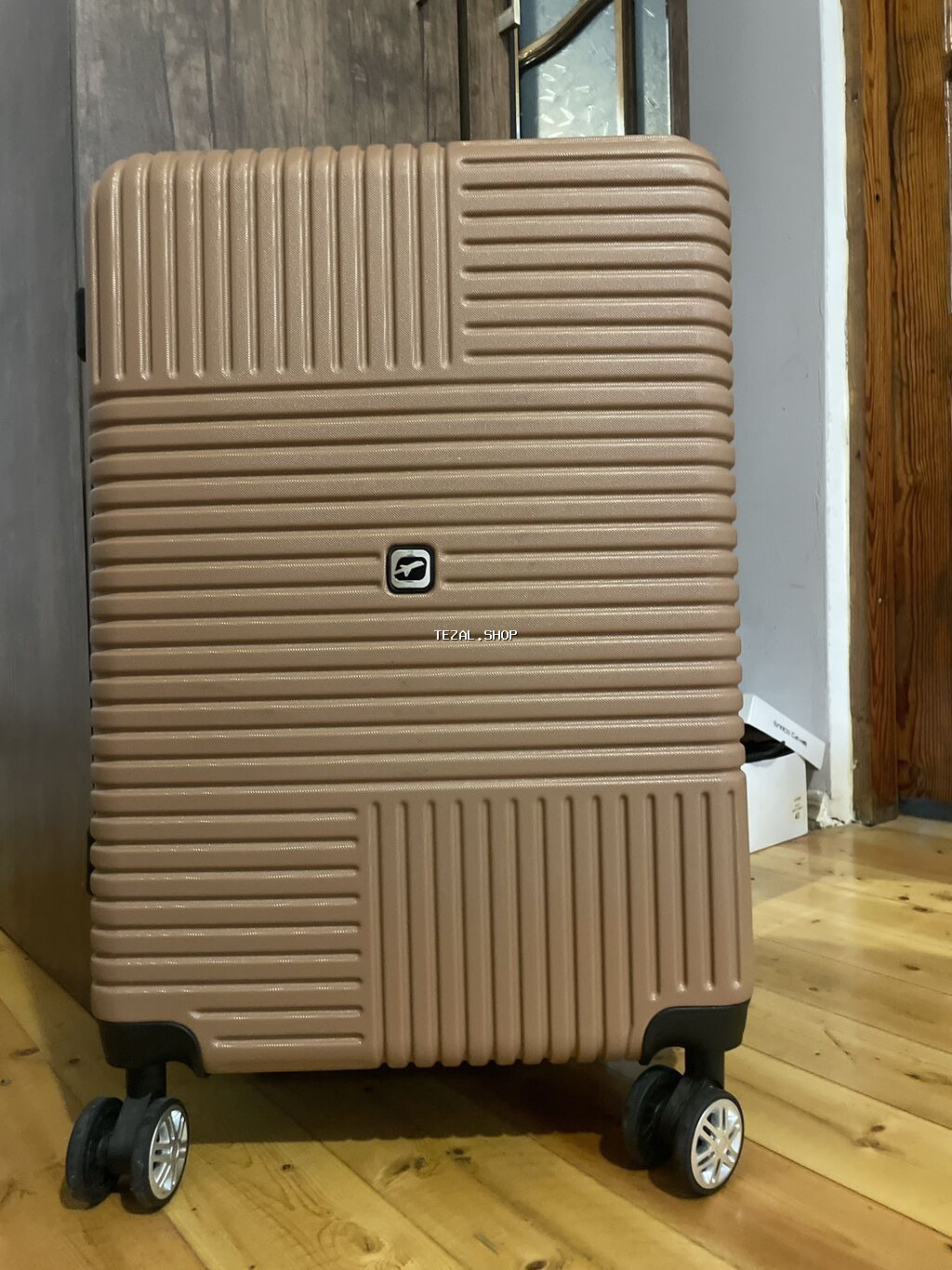 Böyük ölçülü sərt korpuslu 3 dəfə işlənmiş çamadan - Material: ABS