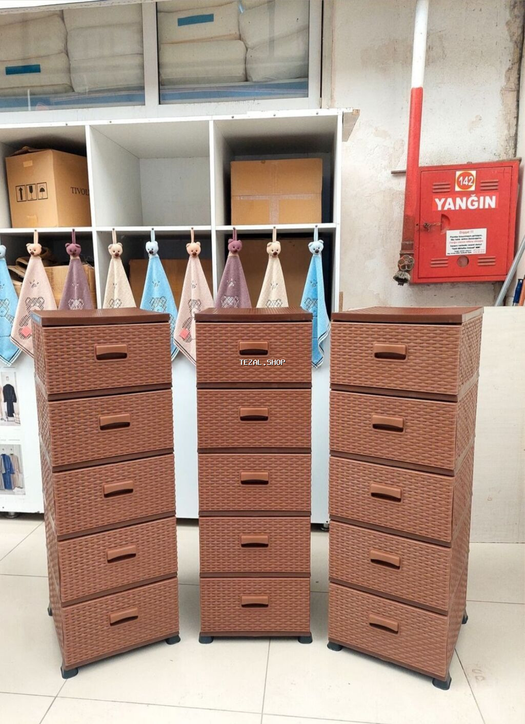 Yeni, Paltar rəfi, Düz, Azərbaycan