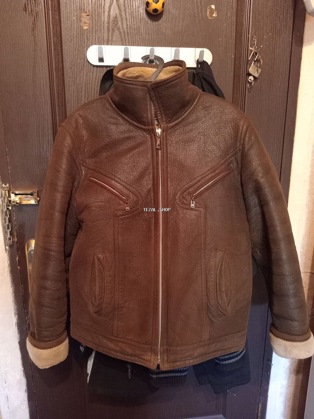 Qışlıq kişi dərisi kürk gödəkçə - Rəng: tünd qəhvəyi (xarici), qum - şəkil 2