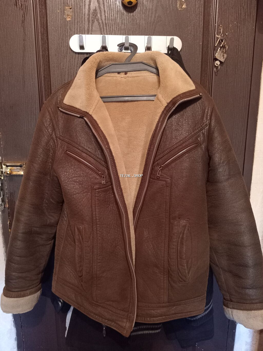 Qışlıq kişi dərisi kürk gödəkçə - Rəng: tünd qəhvəyi (xarici), qum - şəkil 3