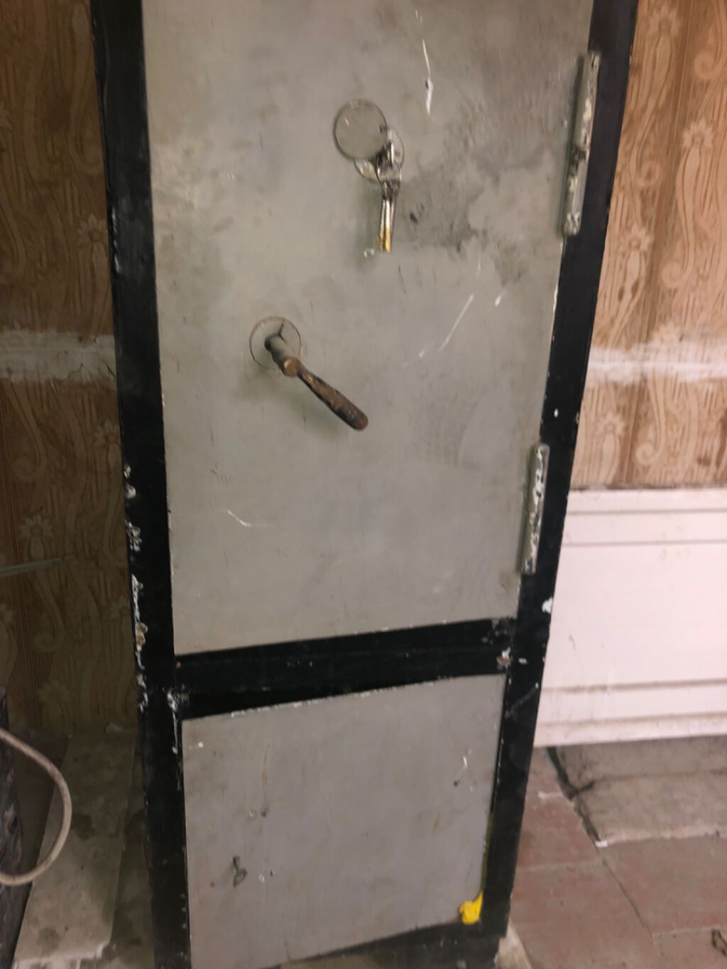 1 Tonluq mohkem seyfdir Sadece biraz el gezdirilmelidir