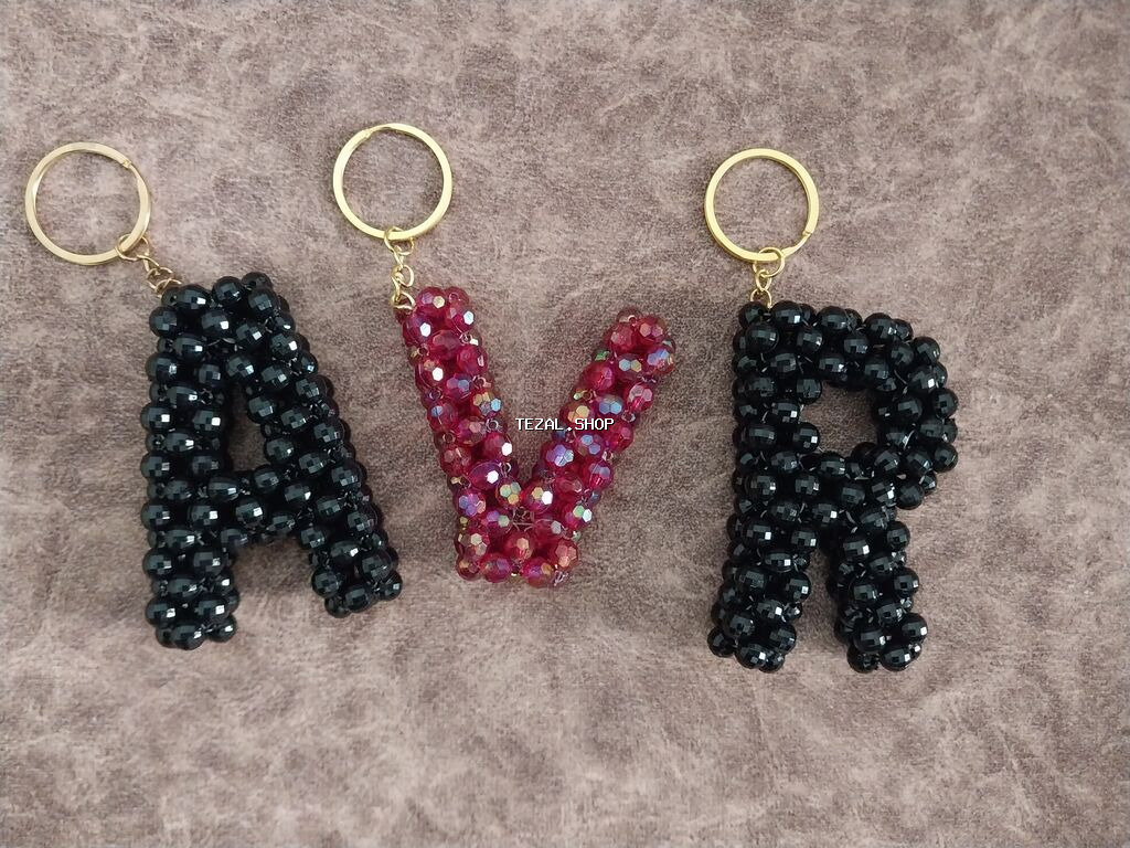 Məhsul: Fərdi hərf brelokları - Material: Parlaq kəsimli kristal/şüşə