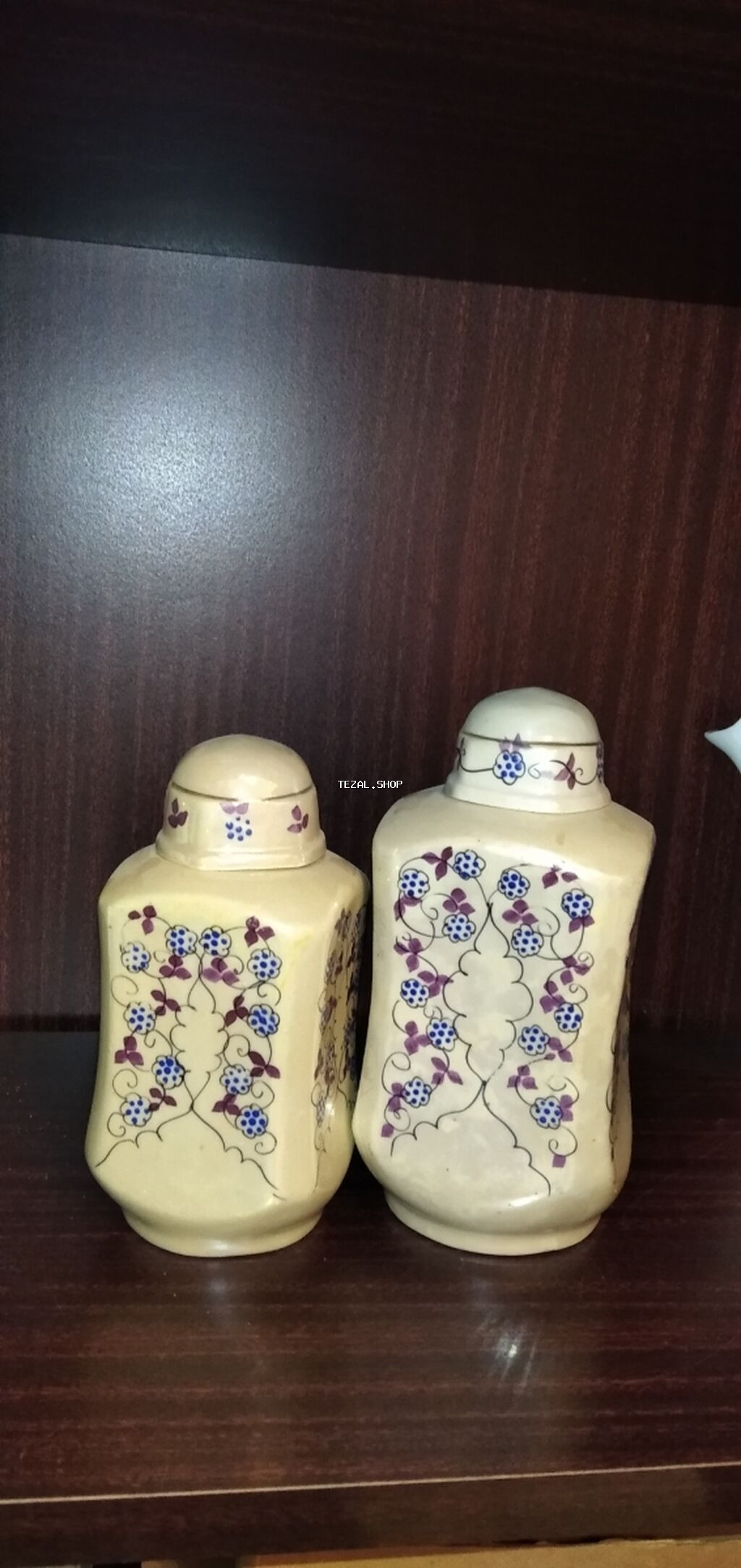 Qedmi edviyyat ve ya cay qabi kimi istifade edilen qab.Bir ededi 15