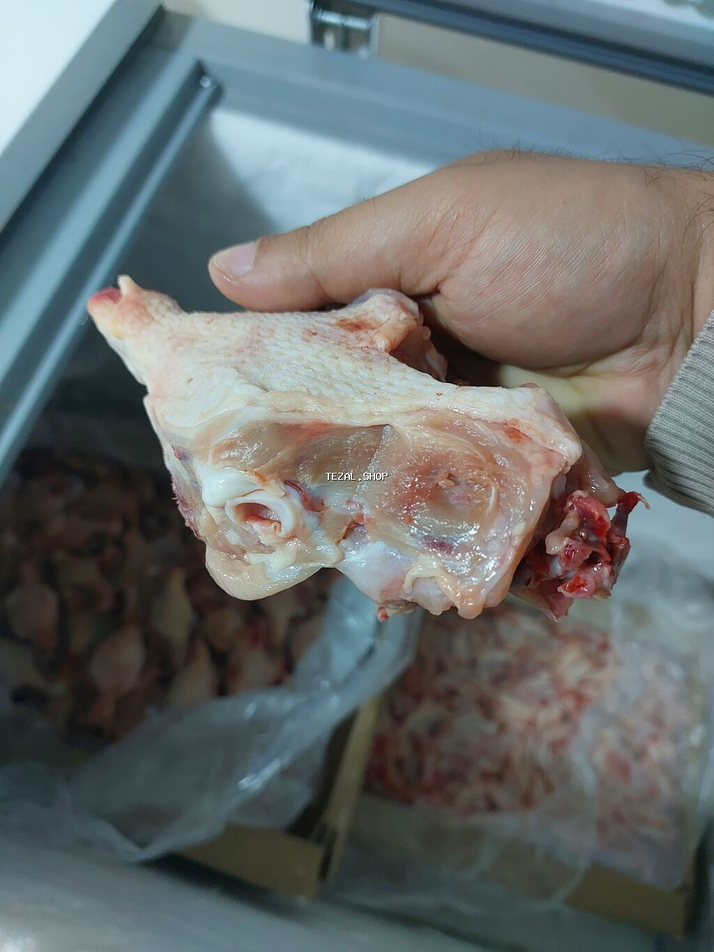 Hər kəsə salam satişda itler űçűn yemlər var farş 0.30 qəpik. bud