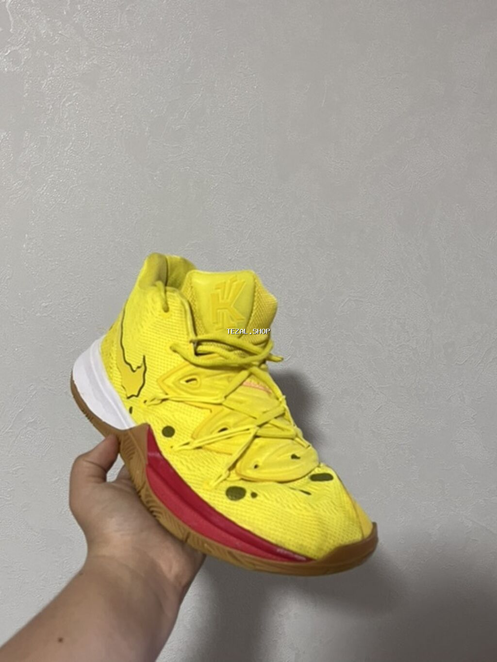 Nike Kyrie 5 “SpongeBob SquarePants” – sarı rəngli basketbol
