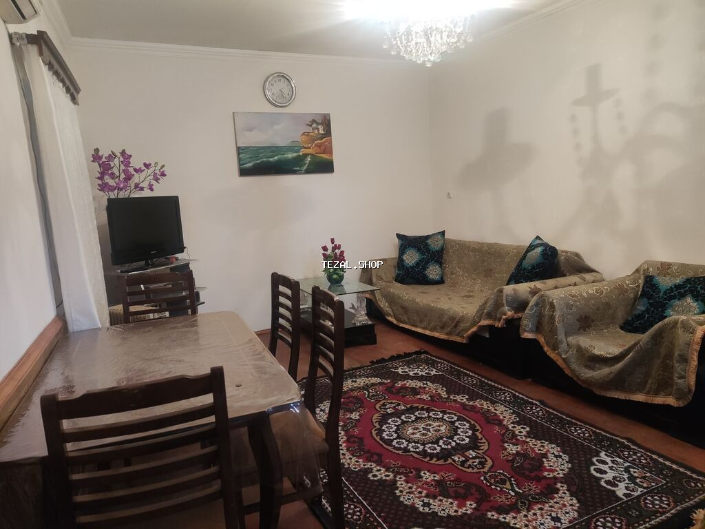 Əhmədli metrosundan cəmi 1 dəqiqəlik məsafədə kirayə ev verilir. Geniş