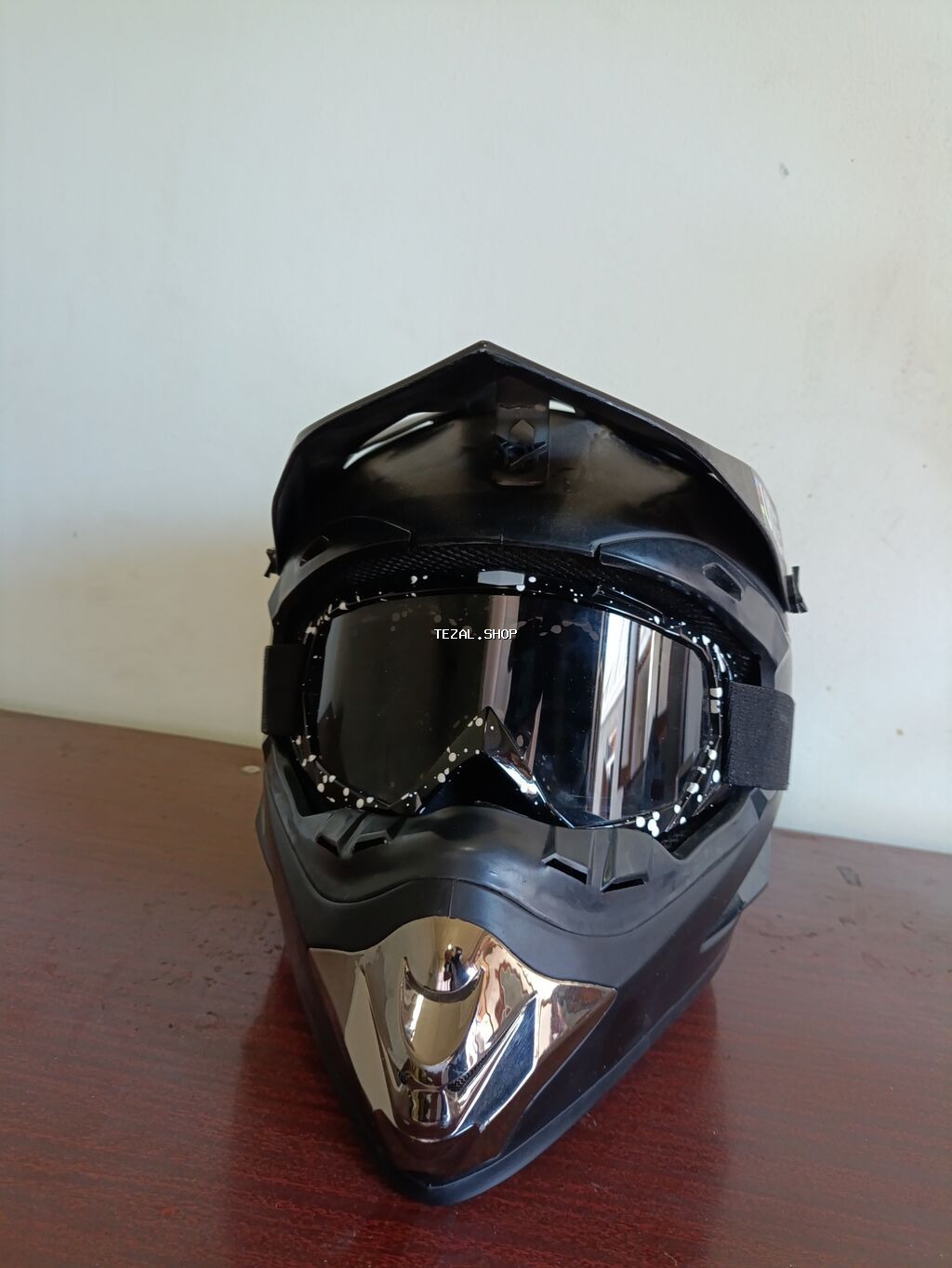 Moto və velosiped üçün kaska. Kaska çox az istifadə olunub və yeni