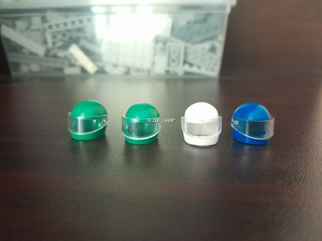 Yarışçılar və motosikletçilər üçün orijinal LEGO dəbilqələri satılır