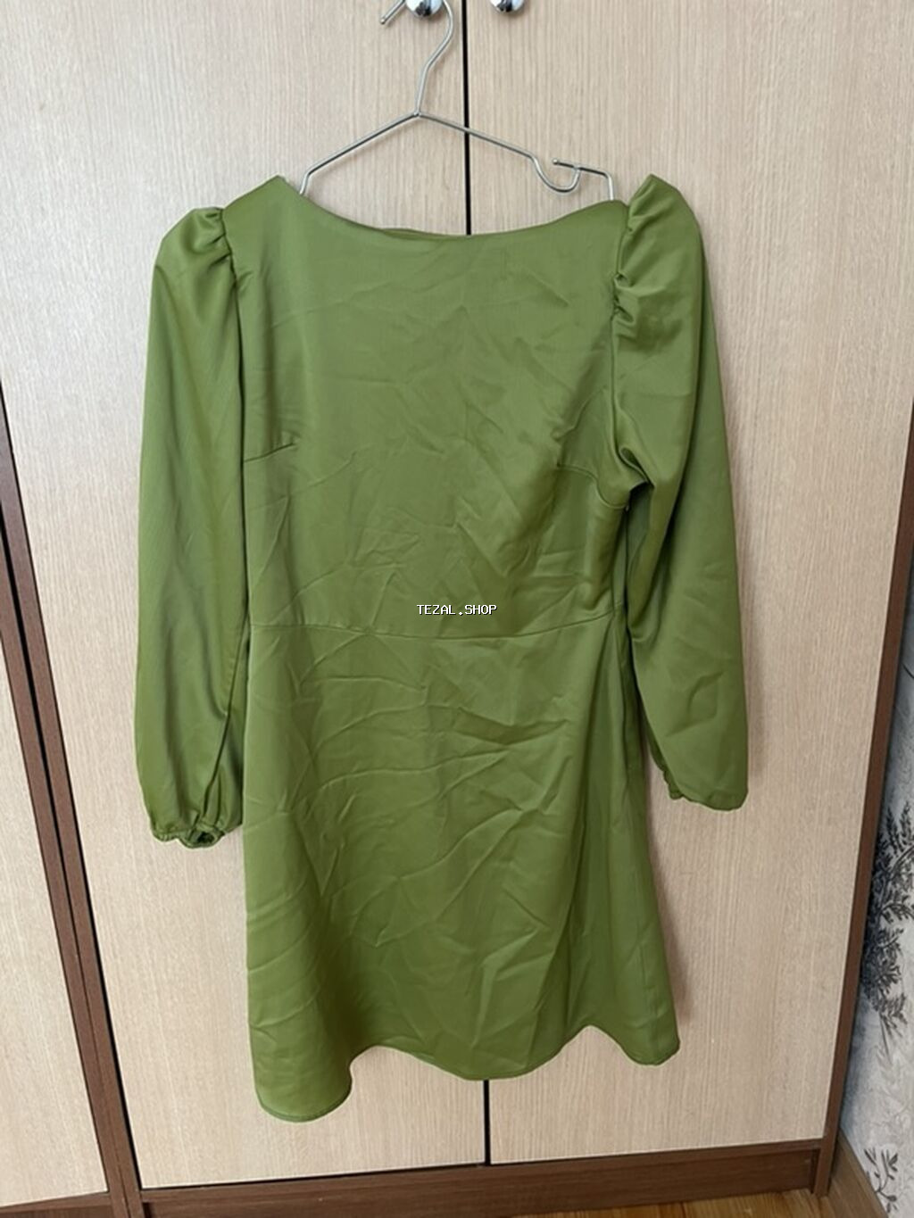 Zeytun-yaşıl rəngli qadın paltarı -100azn-a alınıb,2dəfə istifadə